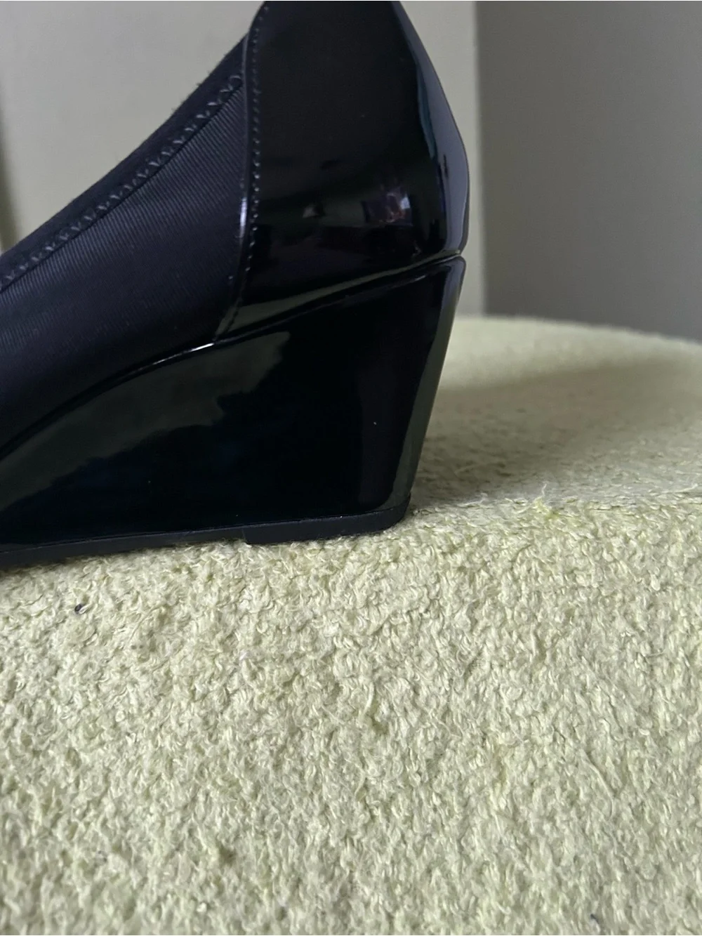 New Life Stride Black Patent Stretch Wedge Pumps Sz 7M